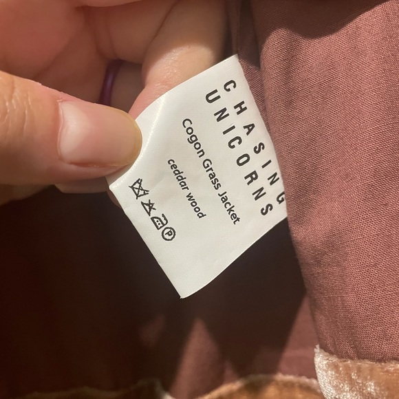 ❌❌ Lost in Paradise Velvet Jacket - Picture 4 of 5